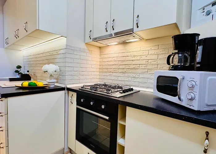 Apartamento Cozy Modern Retreat - 2 Bedroom Steps From Piata Victoriei *