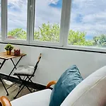 Cozy Modern Retreat - 2 Bedroom Steps From Piata Victoriei * Bukurešť