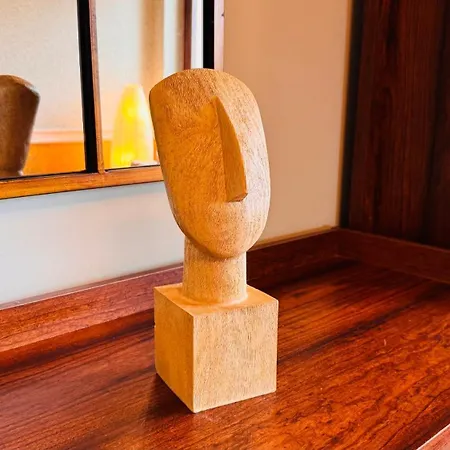 Apartment Cozy Modern Retreat - 2 Bedroom Steps From Piata Victoriei Bucharest