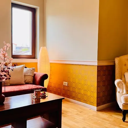 Cozy Modern Retreat - 2 Bedroom Steps From Piata Victoriei Appartement